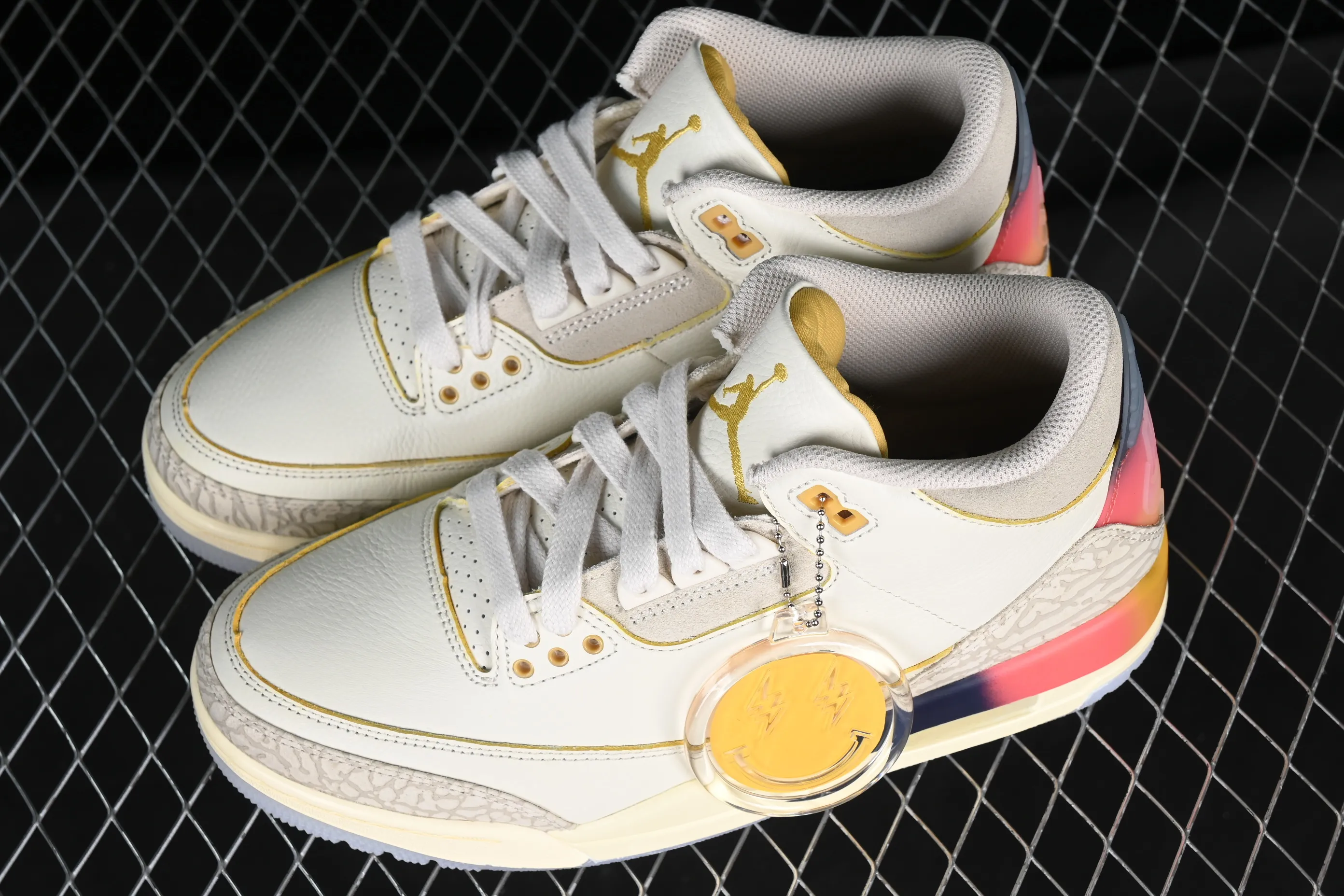 All categories Air Jordan Jordan series basketball shoes Air Jordan 3 LW version J.Balvin x Air Jordan 3 Retro AJ3 Joe 3 rainbow gradient FN0344-901